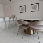 Nice & Simple: Изискан Минимализъм и Светлина в Сърцето на Града