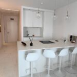 Nice & Simple: Изискан Минимализъм и Светлина в Сърцето на Града
