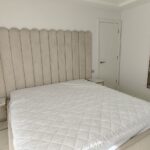 Nice & Simple: Изискан Минимализъм и Светлина в Сърцето на Града